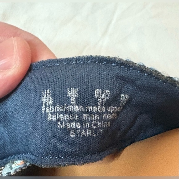 Fergalicious 'Starlit' Navy Beaded Fabric
Casual Slide Sandals Size 7M - Picture 5 of 6